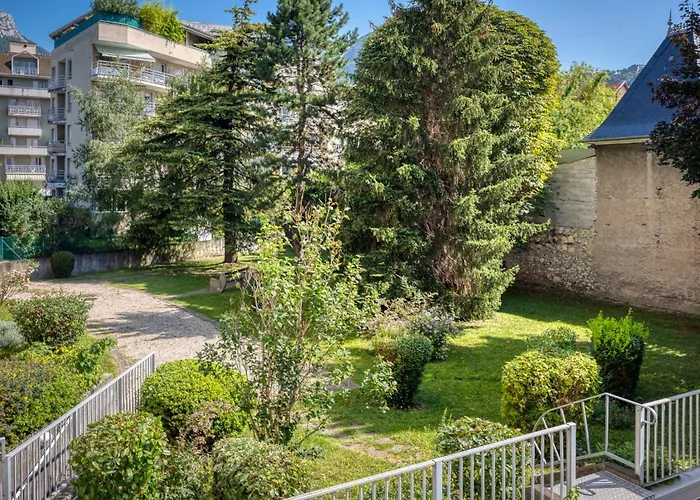 Le Marianne - Gem - Gare - Garage Apartment